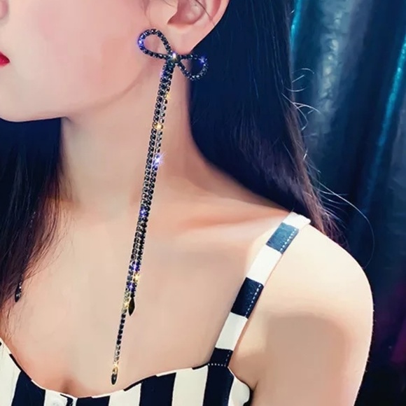 💎NEW💎BLACK CRYSTAL RIBBON EARRINGS - Picture 5 of 8